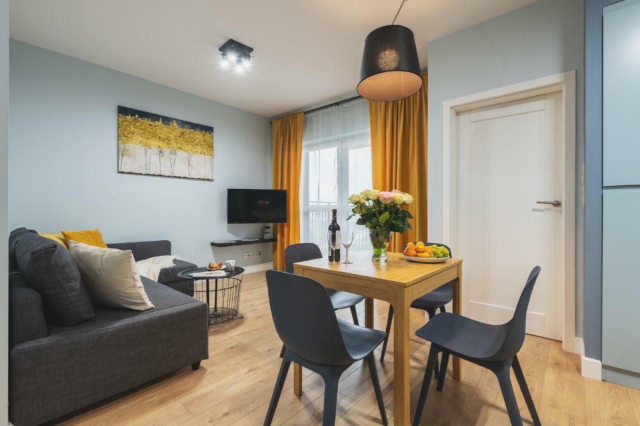 Okecie Airport Studio Bakalarska 2 P&O Serviced Apartments Warsaw Exterior photo