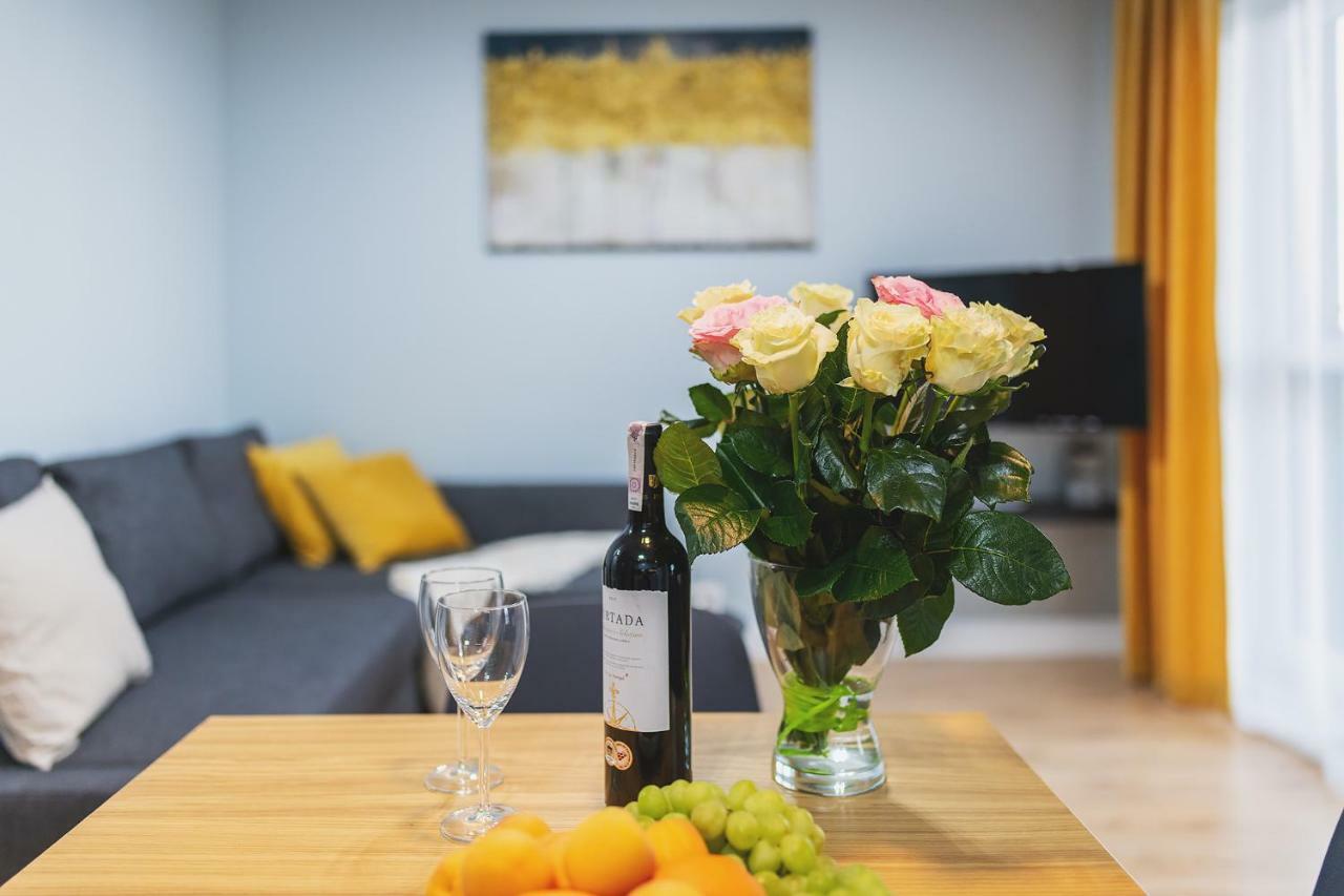 Okecie Airport Studio Bakalarska 2 P&O Serviced Apartments Warsaw Exterior photo
